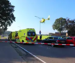 Wielrenner geschept door auto, traumateam ingezet