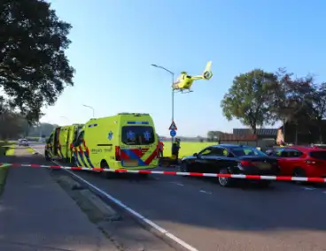 Wielrenner geschept door auto, traumateam ingezet