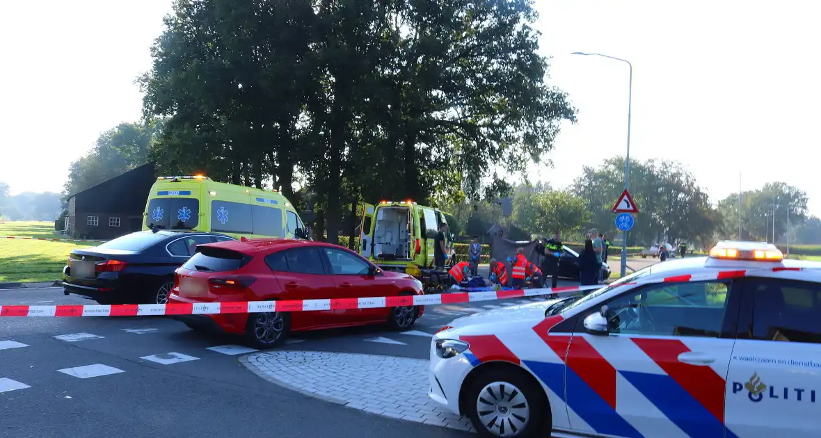 Wielrenner geschept door auto, traumateam ingezet - Foto 4