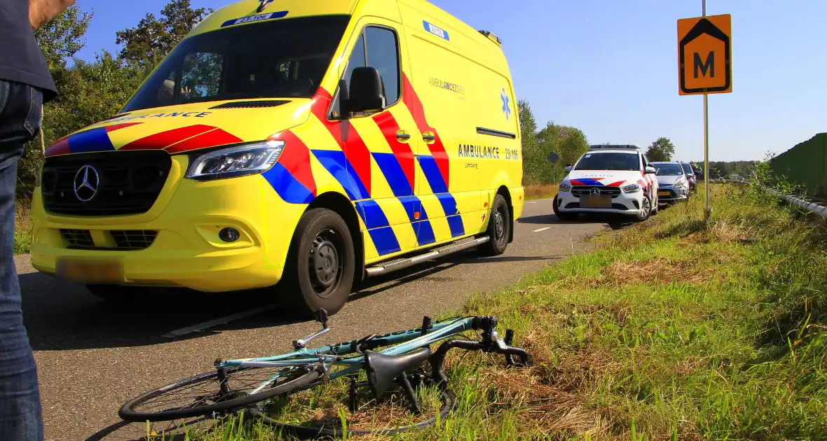 Wielrenfiets gebroken na ongeval met motor - Foto 1