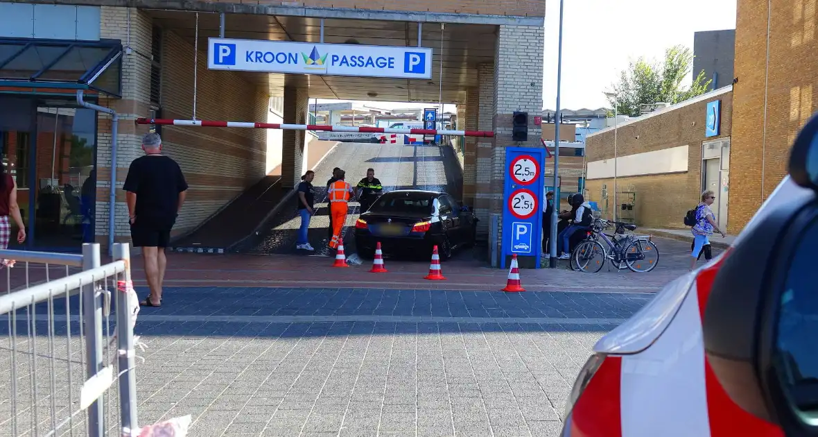 BMW total-loss na botsing op parkeerhelling - Foto 4