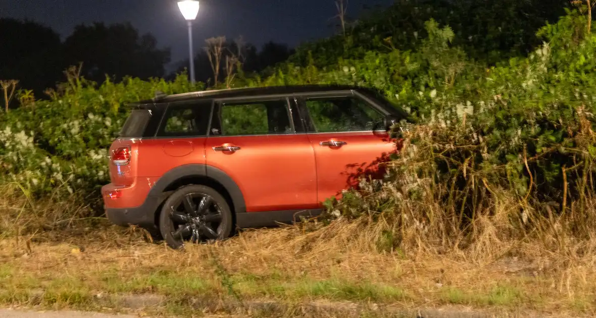 Minderjarige botst met personenauto tijdens joyride