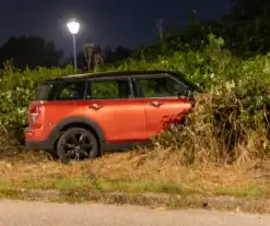 Minderjarige botst met personenauto tijdens joyride