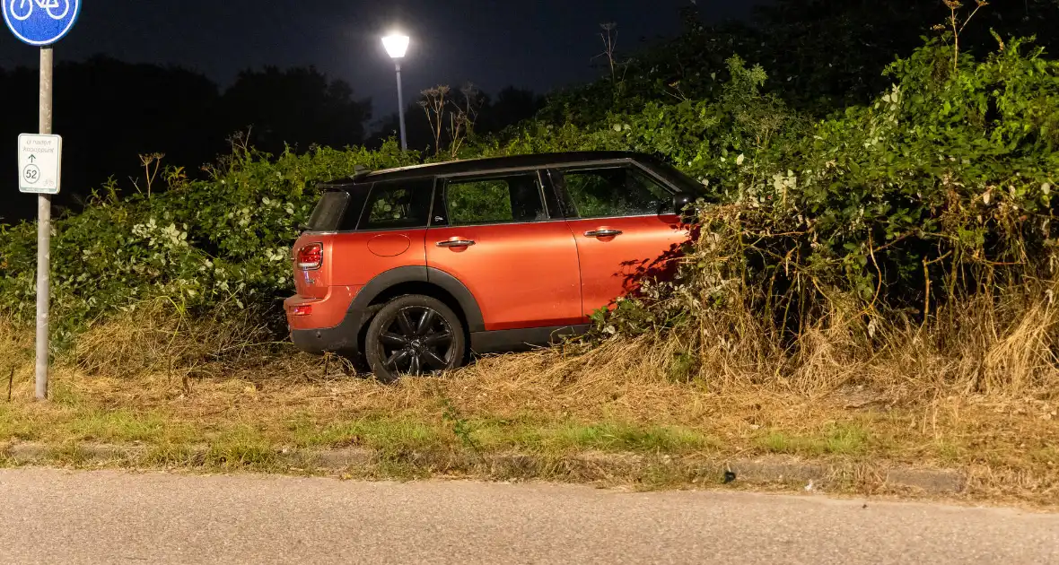 Minderjarige botst met personenauto tijdens joyride - Foto 2