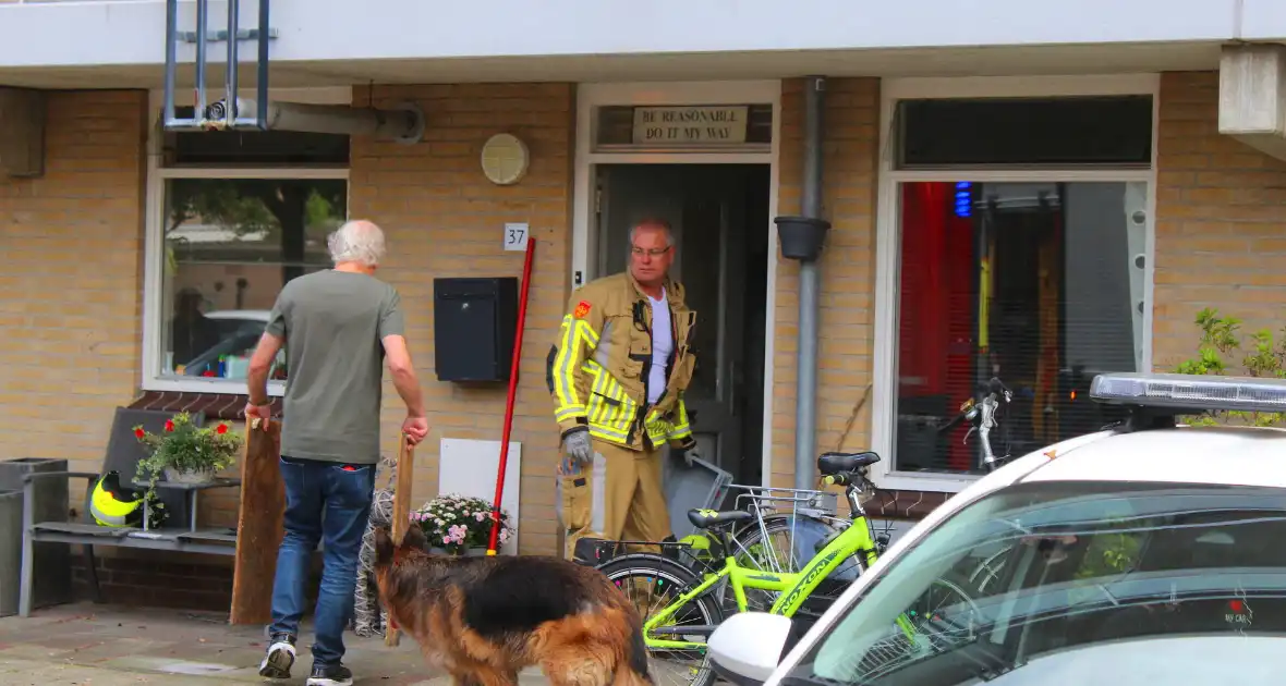 Raam ingeslagen voor pan op het vuur - Foto 1