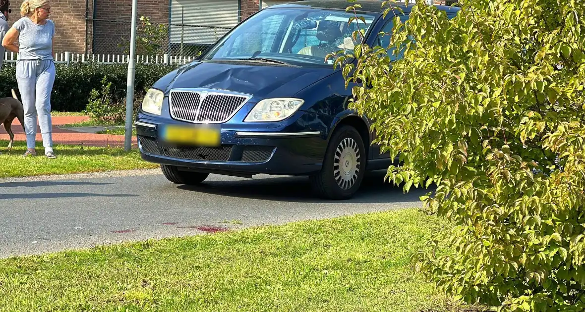 Fietser zwaargewond bij aanrijding met personenauto - Foto 10