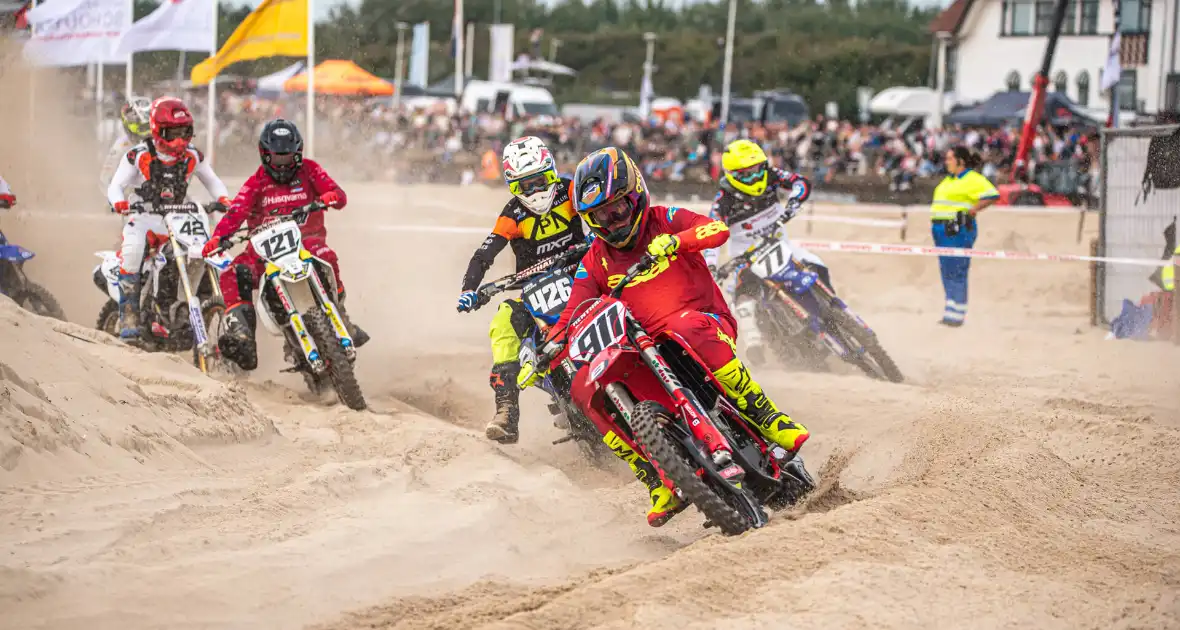 Duizenden toeschouwers bij 37e strandcross Vlissingen - Foto 10