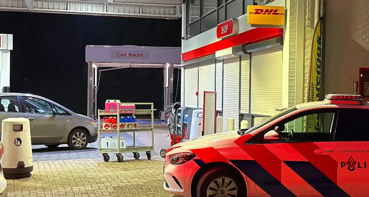 Overval op tankstation, dader vlucht weg - Foto 2