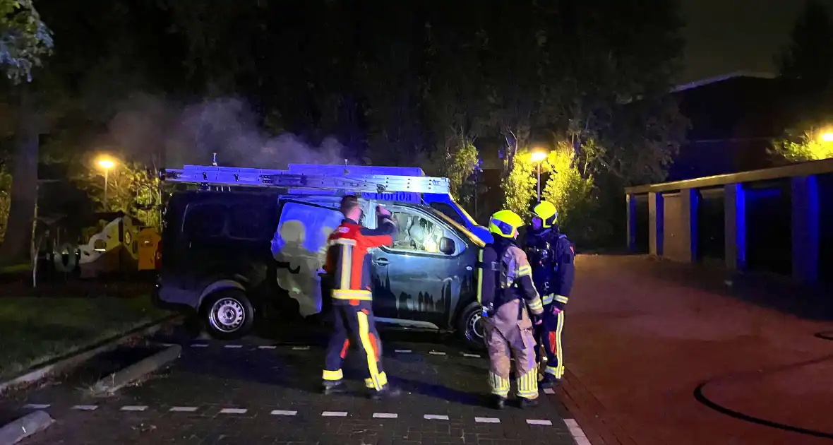 Hydraulisch gereedschap ingezet bij blussen voertuigbrand - Foto 4