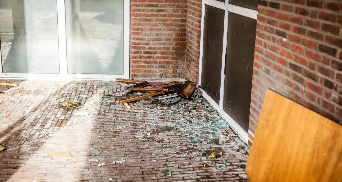 Enorme schade en woningen onbewoonbaar - Foto 5