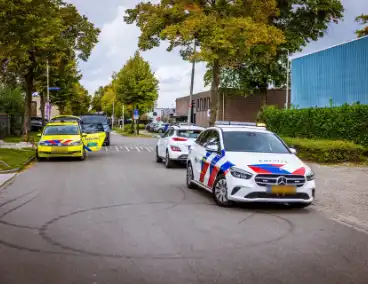 Ambulance vervoert gewonde na aanrijding