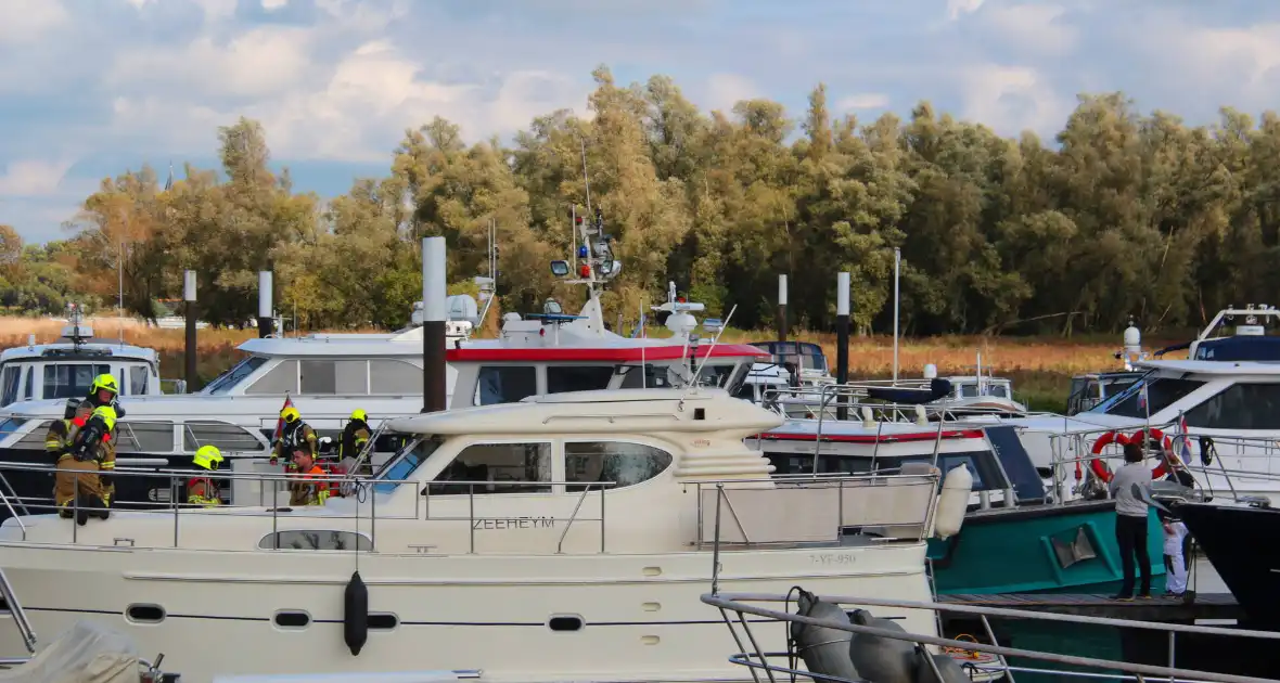 Kortsluiting veroorzaakt rookontwikkeling op boot