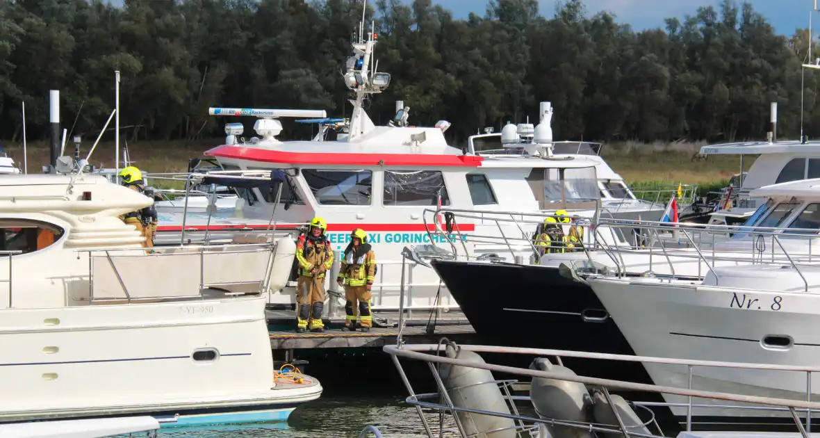 Kortsluiting veroorzaakt rookontwikkeling op boot - Foto 1