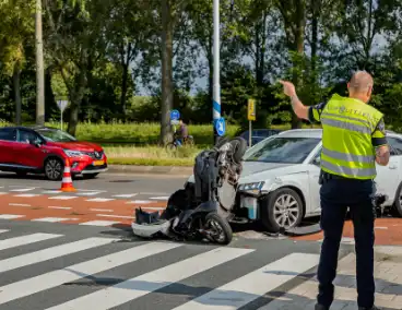 Scooterrijder naar ziekenhuis na botsing met auto