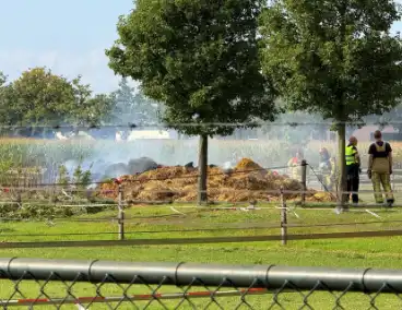 Smeulende mesthoop zorgt voor brandweeractie