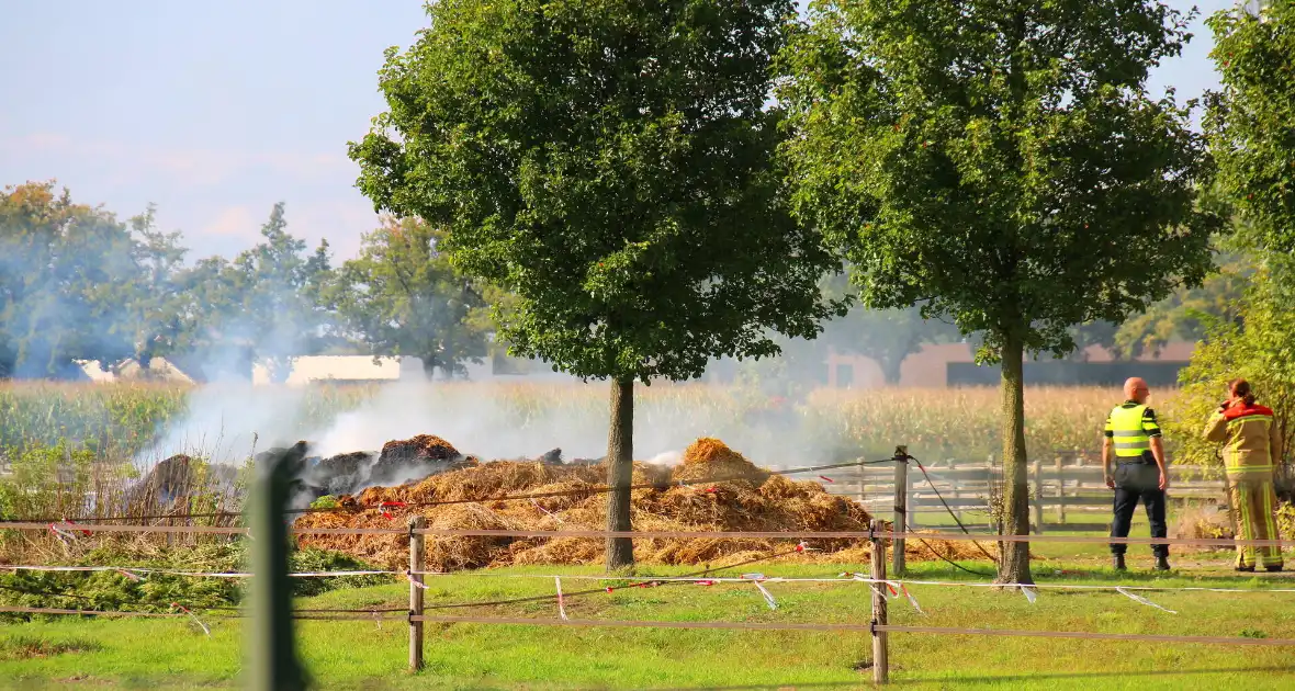 Smeulende mesthoop zorgt voor brandweeractie - Foto 6