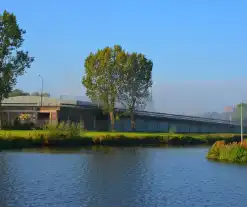 Brand in loods zorgt voor forse rookontwikkeling