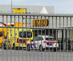 Man gewond bij ongeval op terrein van supermarkt