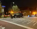 Bezorger klapt in flank van auto