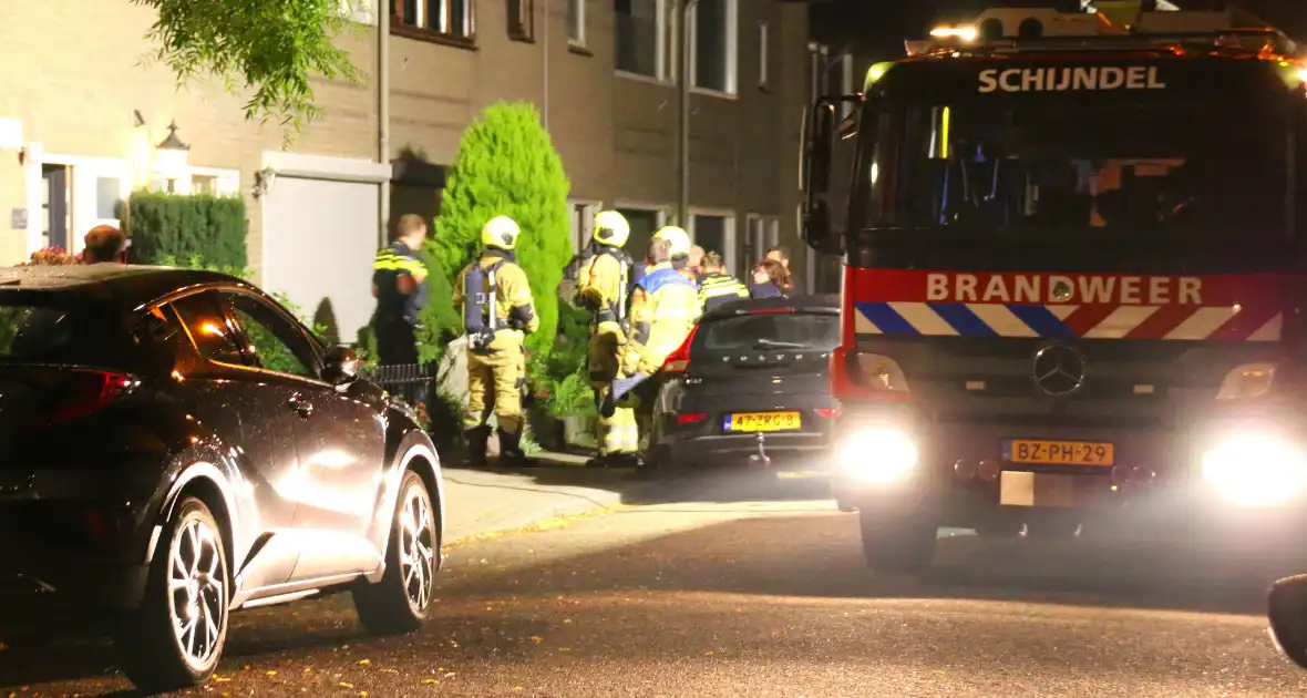 Vermoedelijke brandstichting: materiaal door brievenbus gegooid - Foto 1