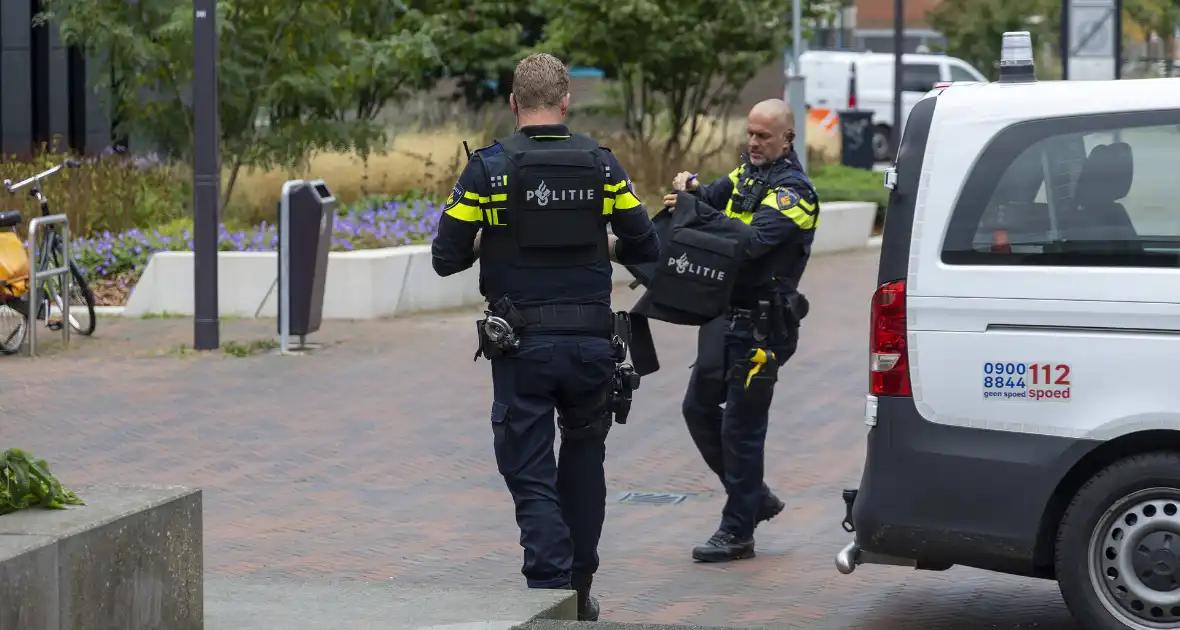 Poging tot overval telefoonwinkel - Foto 2