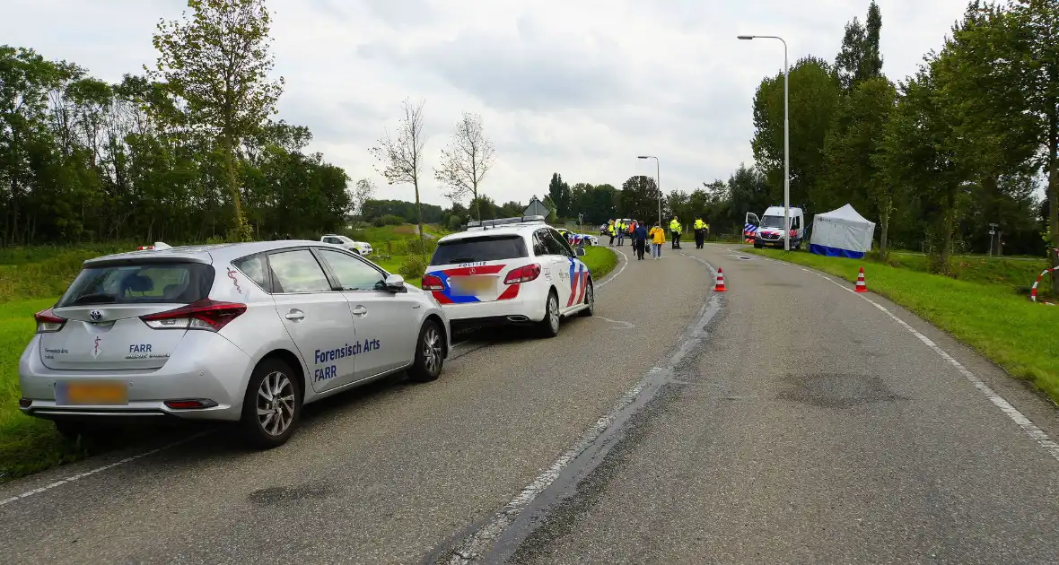 Bestuurder komt om bij auto te water