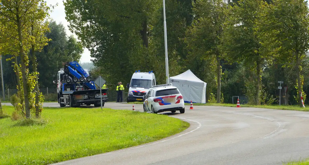 Bestuurder komt om bij auto te water - Foto 12