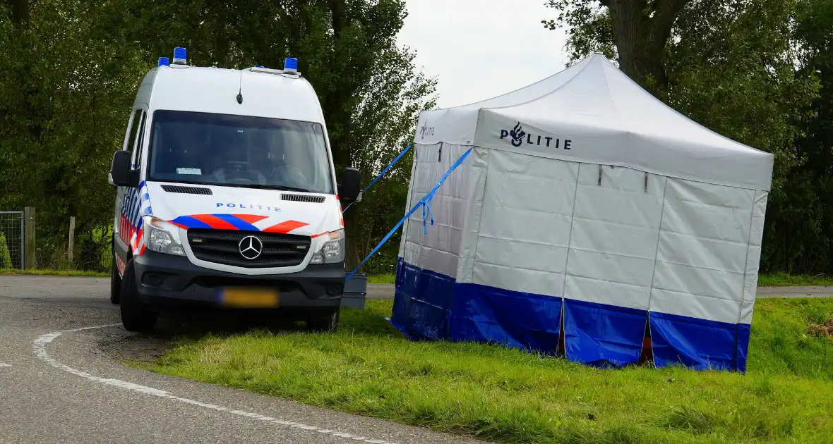 Bestuurder komt om bij auto te water - Foto 4