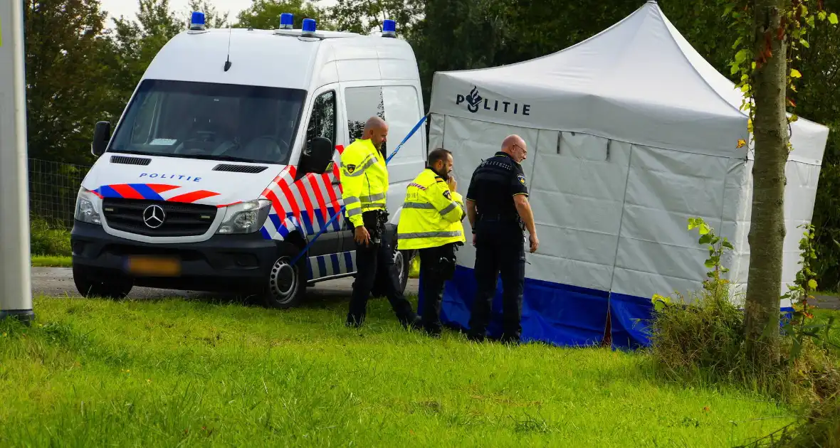 Bestuurder komt om bij auto te water - Foto 6