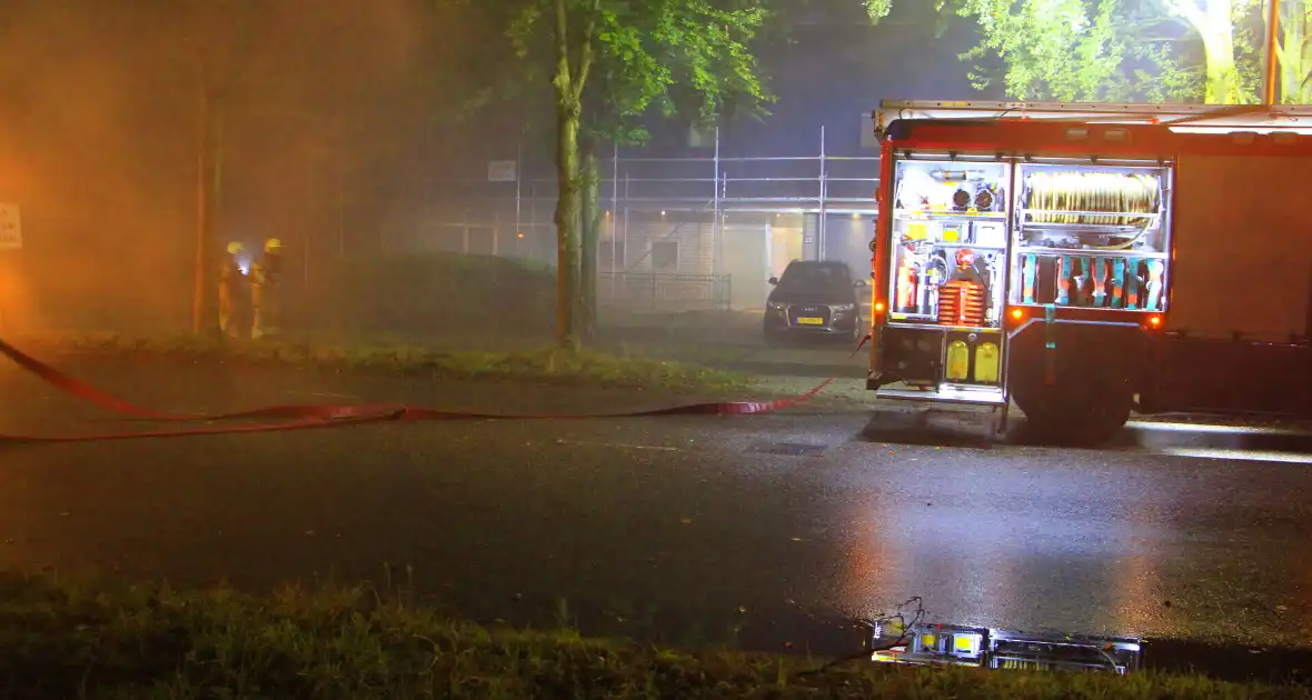 Brandweer zet meerdere eenheden in bij woningbrand - Foto 2