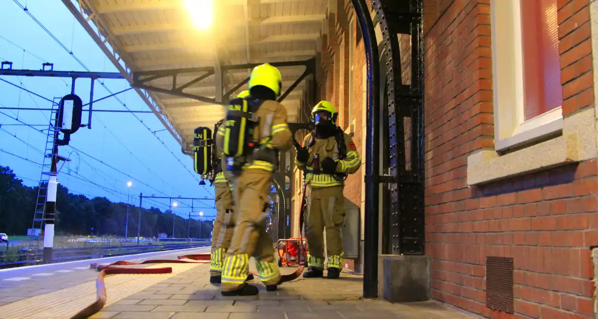 Persoon bevrijdt uit attractie tijdens grote oefening - Foto 13