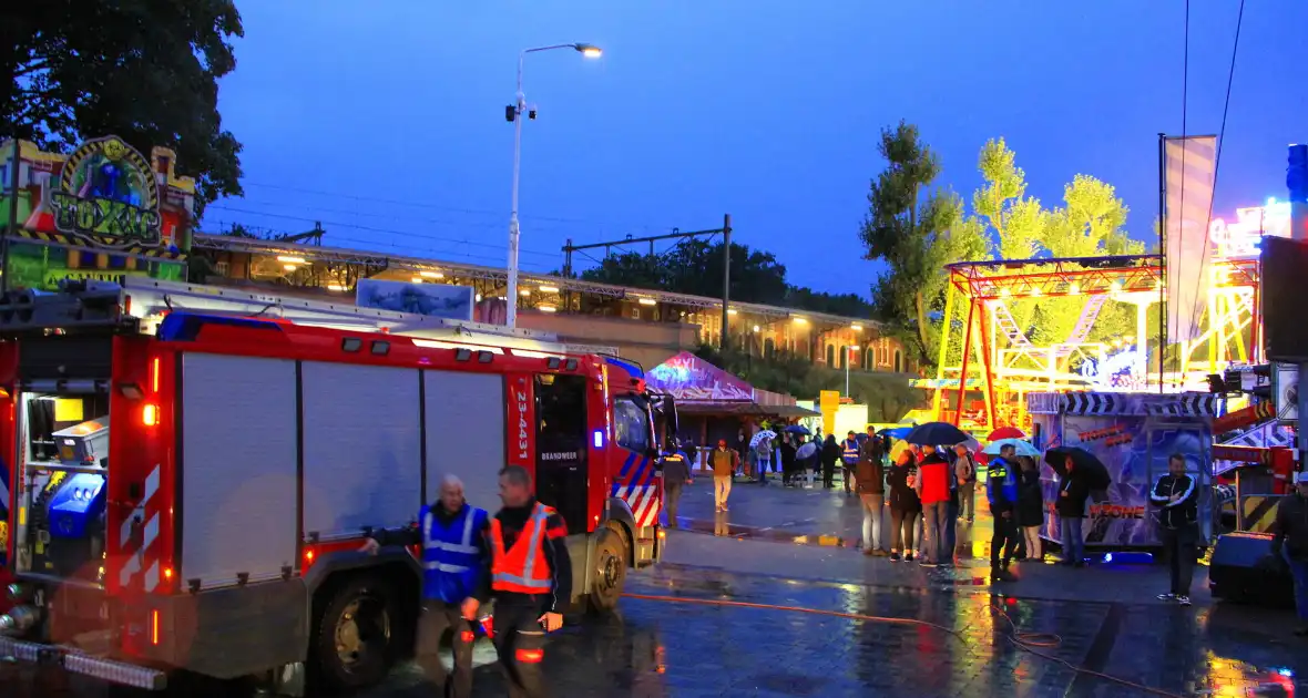 Persoon bevrijdt uit attractie tijdens grote oefening - Foto 8