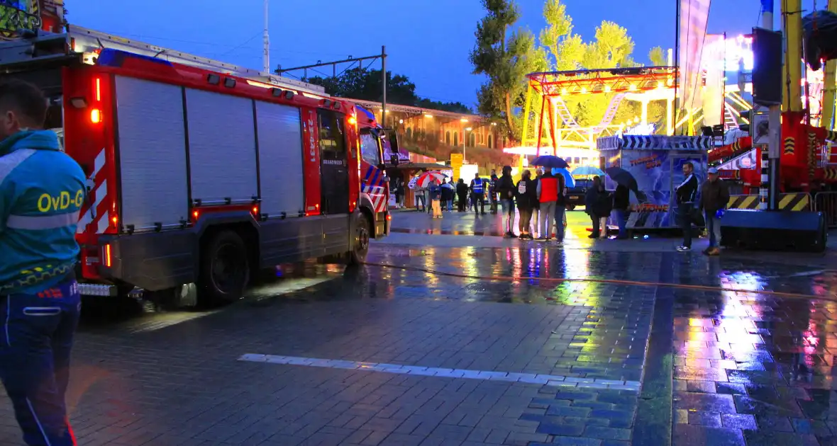 Persoon bevrijdt uit attractie tijdens grote oefening - Foto 9