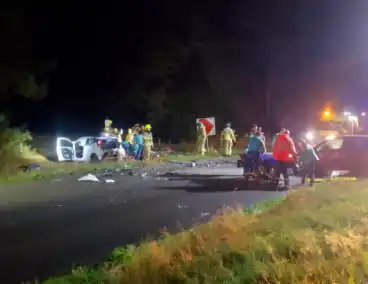 Meerdere gewonden na frontale botsing tussen auto's