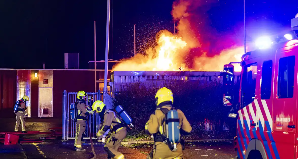 Flinke vlammen bij uitslaande brand