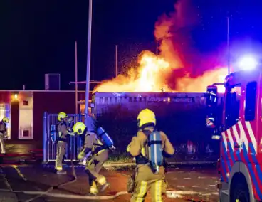 Flinke vlammen bij uitslaande brand