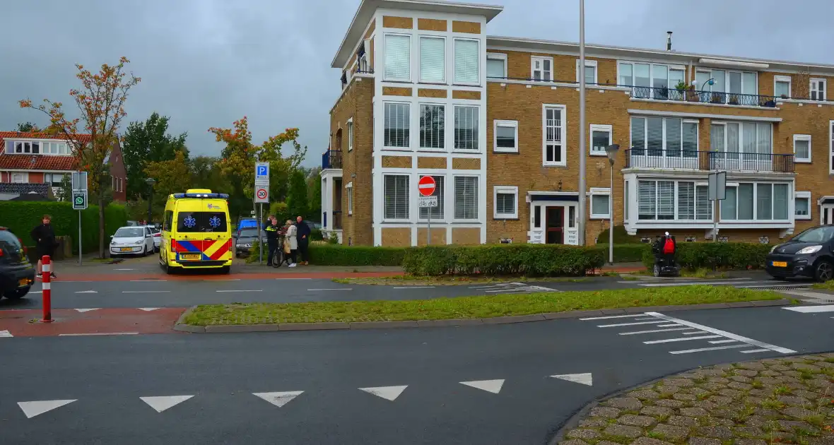 Scootmobiel bestuurder gewond bij ongeval met auto - Foto 2