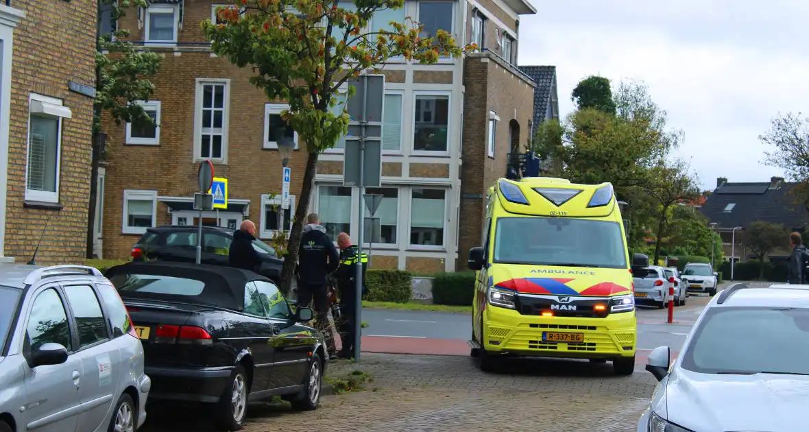 Scootmobiel bestuurder gewond bij ongeval met auto - Foto 3