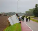 Bakwagen gekanteld weg afgesloten