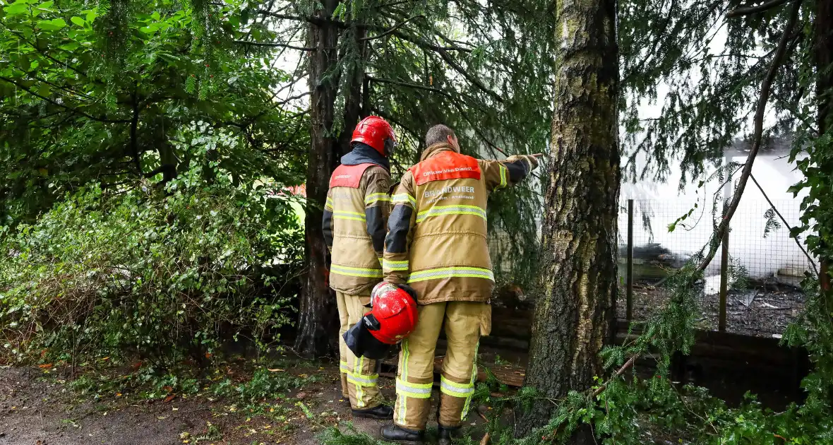 Uitslaande brand in leegstaand pand - Foto 4