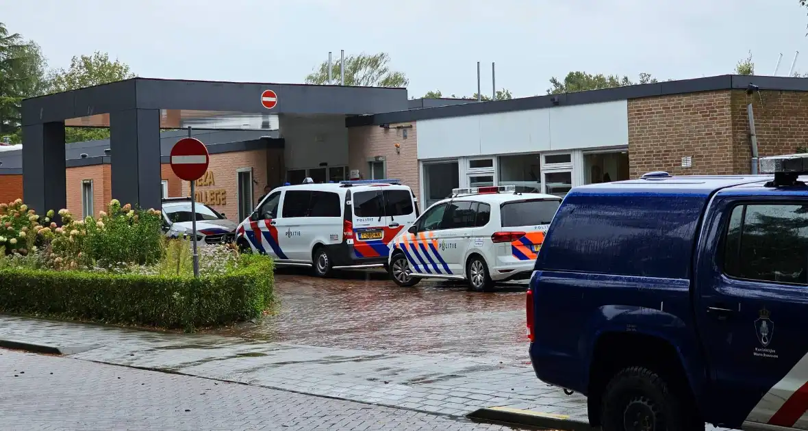 Politie massaal op zoek naar vermiste jongen - Foto 2