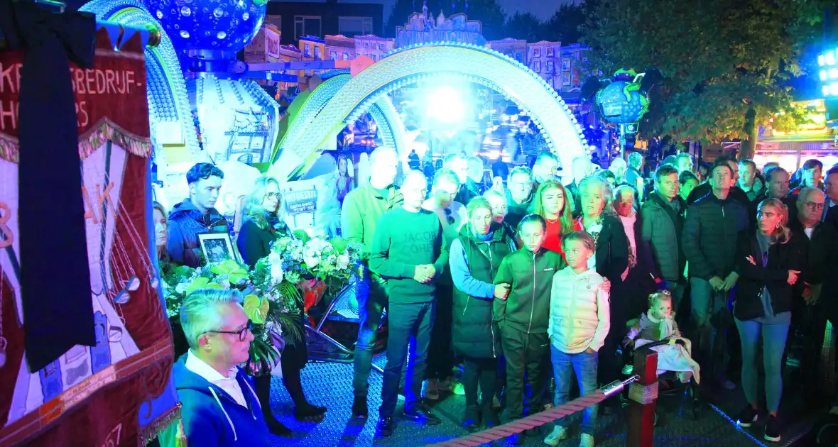 Twee minuten stilte op kermis wegens overlijden Hans van Tol - Foto 1