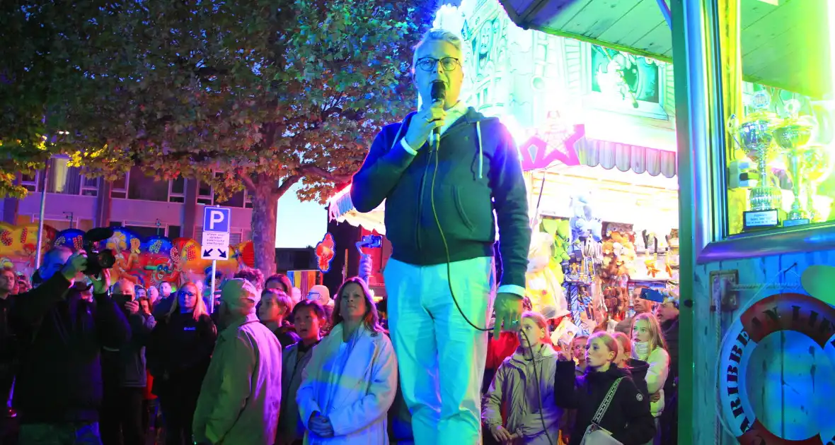 Twee minuten stilte op kermis wegens overlijden Hans van Tol - Foto 2