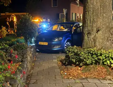 Bestuurder raakt van weg en word aangehouden