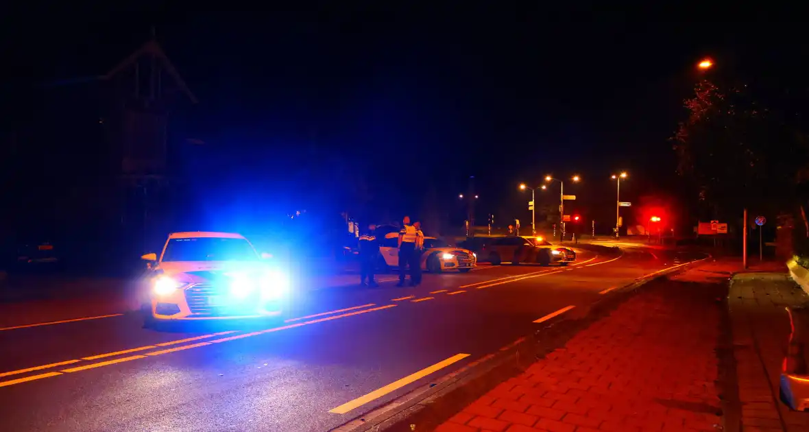 Twee politieauto's beschadigd bij ongeval - Foto 6