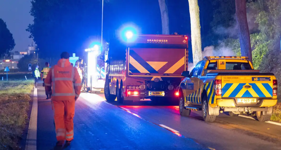 Auto vat vlam na ongeval, bestuurder zwaargewond - Foto 8