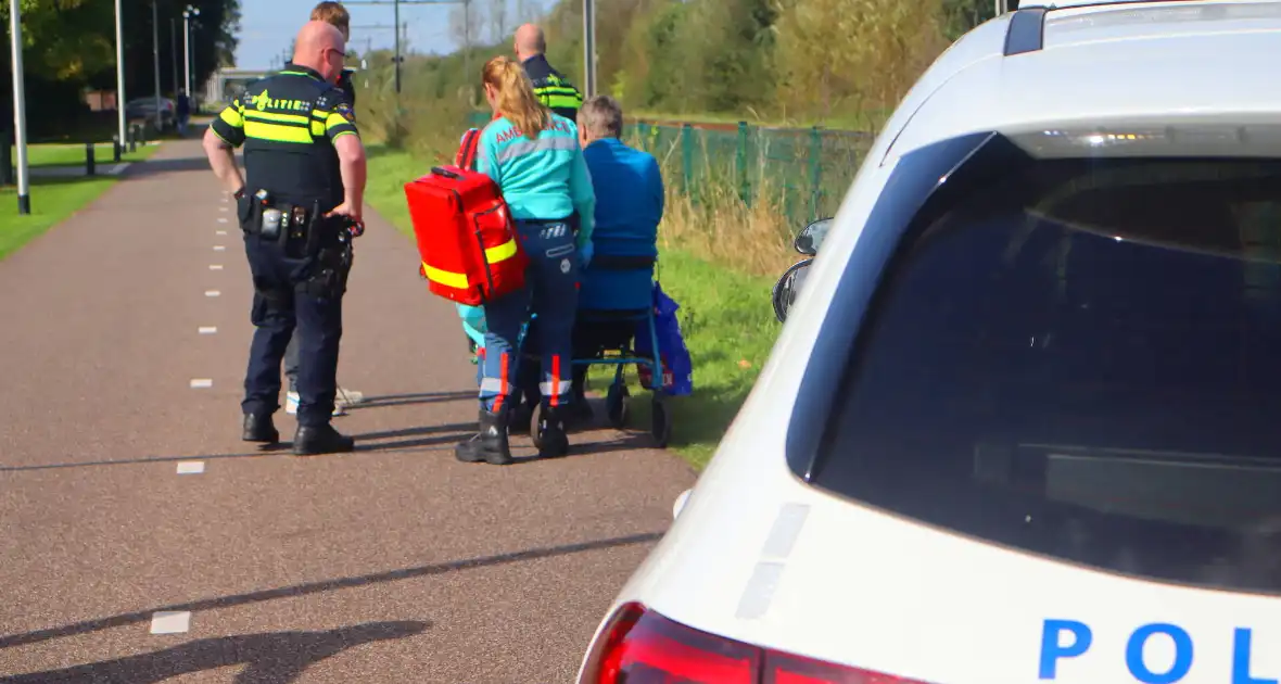 Man achter rollator aangereden door fietser - Foto 1