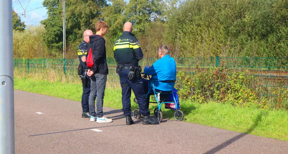 Man achter rollator aangereden door fietser - Foto 3