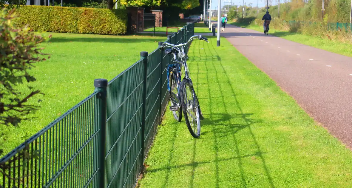 Man achter rollator aangereden door fietser - Foto 4