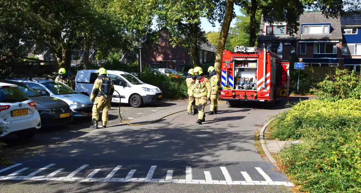 Brand onder motorkap snel onder controle - Foto 7